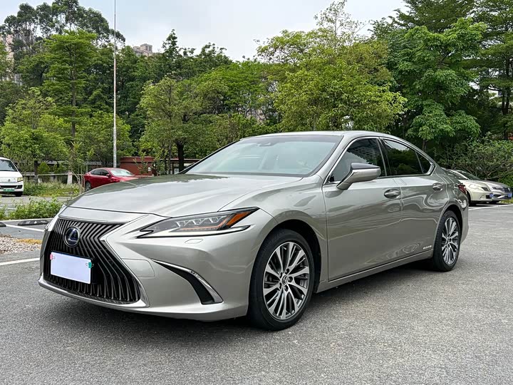 LexusES 2020 Model 300h Premium Edition