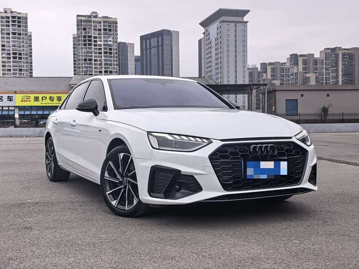 Audi A4L 2023 40 TFSI Luxury Dynamic