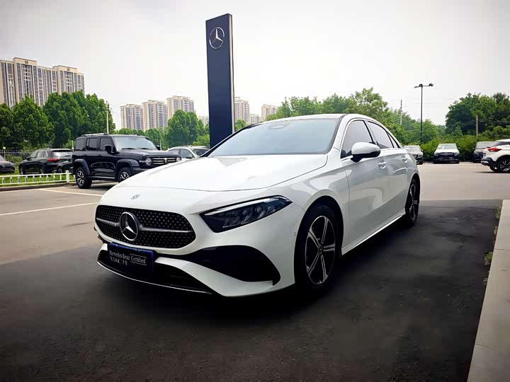 Mercedes-Benz A-Class 2025 A 200 L Fashion