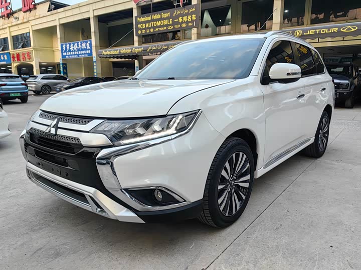 Outlander 2021 2.4L four-wheel drive exclusive version 7 seats