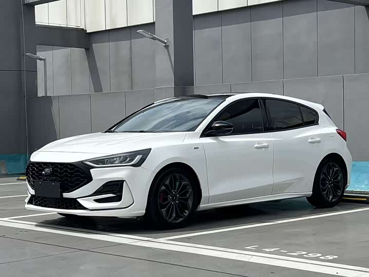 Focus 2022 Hatchback EcoBoost 180 Automatic ST Line