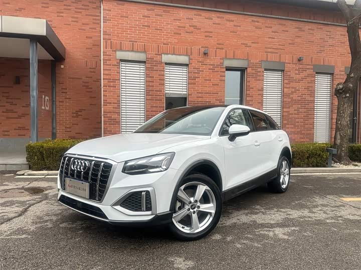 Audi Q2L 2024 35TFSI aggressive and elegant model