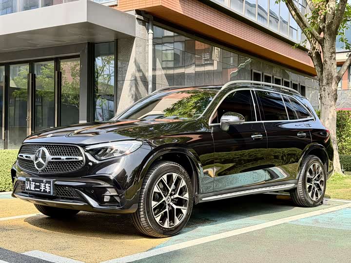 Mercedes-Benz GLC 2023 GLC 260 L 4MATIC luxury model 7 seats