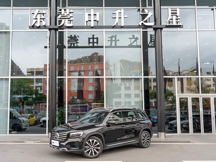 Mercedes-BenzGLB 2024 Model GLB 220 Fashion Model
