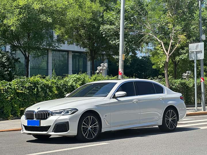BMW 5 Series 2021 facelift 530Li leading M sports package