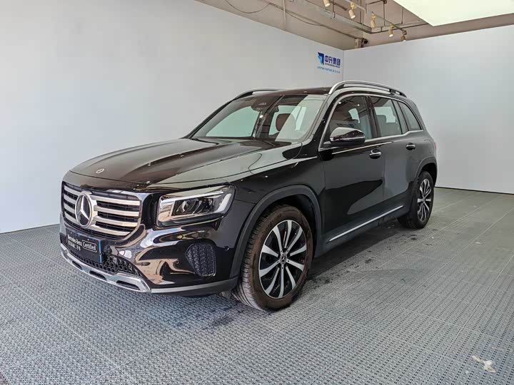 Mercedes-Benz GLB 2024 GLB 220 Fashion Model