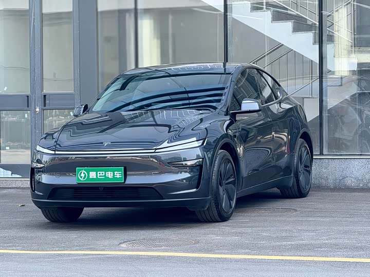 Model Y 2025 rear-wheel drive first edition