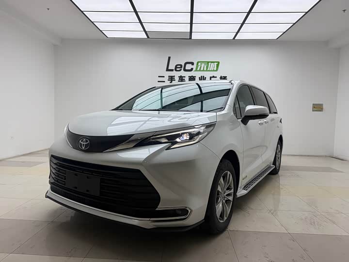 SIENNA 2023 2.5L Hybrid Comfort Edition