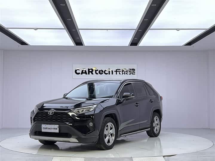 Toyota RAV4 2022 2.0L CVT 2WD Fashion Edition