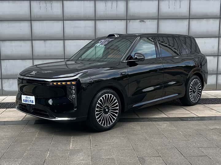 Zhiji LS8 2026 model 52 Max enjoys the luxury of six seats