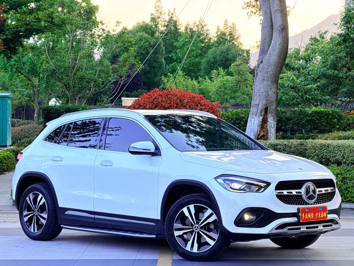 Mercedes-Benz GLA 2022 facelift GLA 200