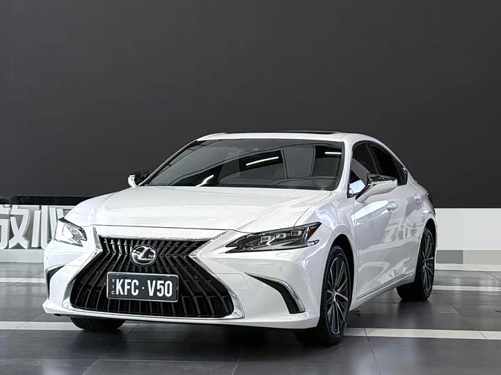 Lexus ES 2021 300h Premium Edition