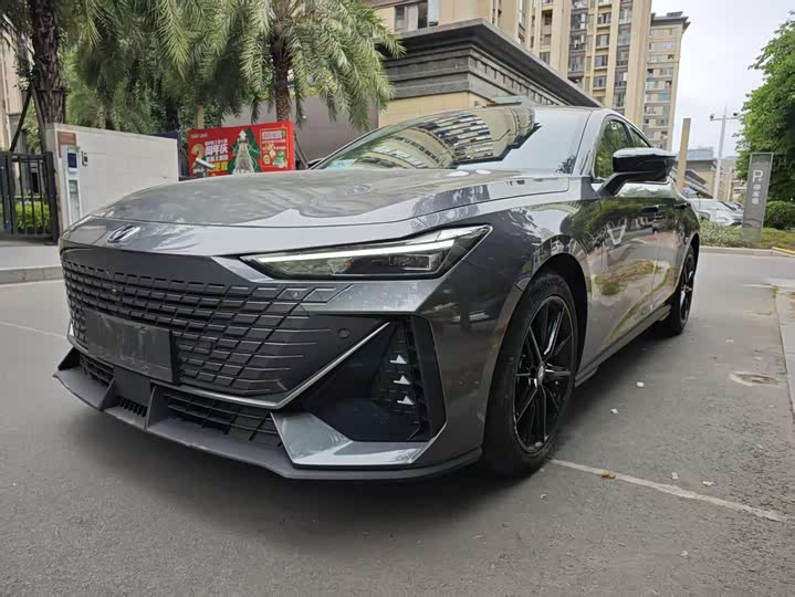 Changan UNI-V 2023 1.5T premium model
