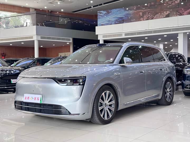 Wenjie M8 2025 extended range Max version 53.4kWh 6-seater version (192-line lidar)