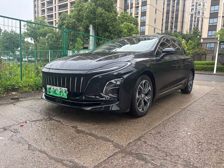 Hongqi E-QM5 2021 Charging Qiyue Edition