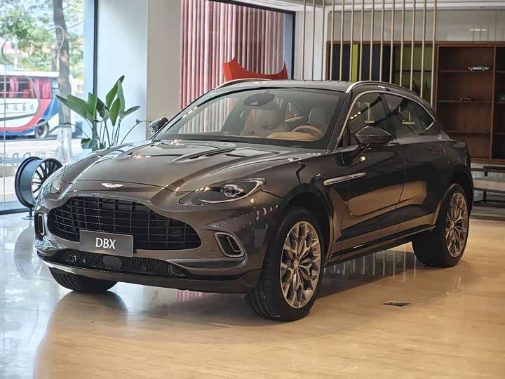 2024 Aston Martin DBX 2024 4.0T V8