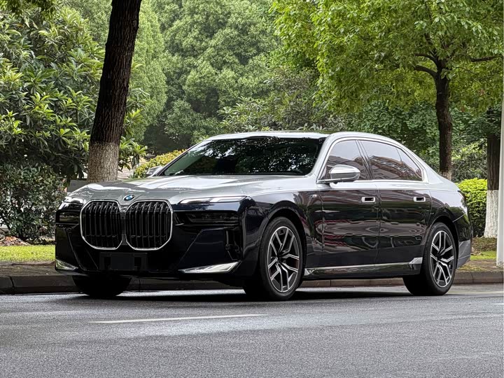 BMW 7 Series 2023 735Li M Sports Package