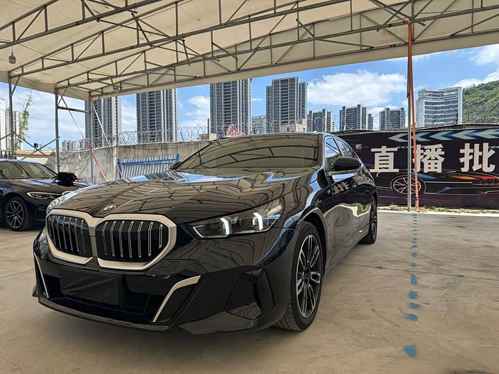 BMW 5 Series 2024 525Li M Sports Package