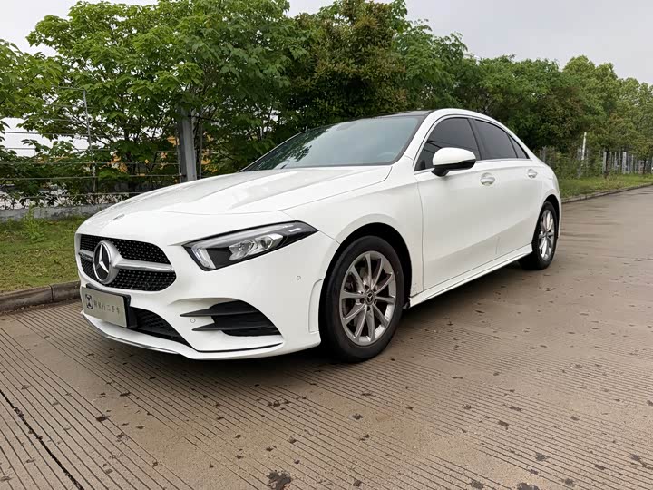 Mercedes-Benz A-Class 2022 Model 2 A 200 L Sports Sedan Fashionable