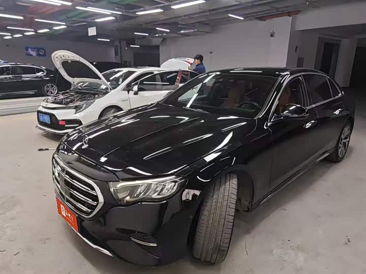Mercedes-Benz E-Class 2024 E 300 L Fashion Model