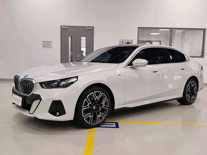 BMW 5 Series 2025 530Li Exclusive M Sports Package