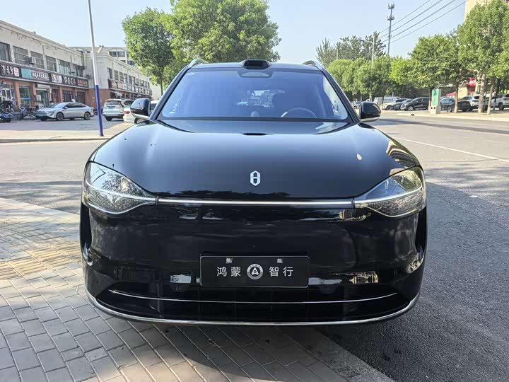 Wenjie M9 2025 extended range Ultra version 52kWh 5-seat version (192-line lidar)