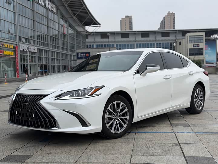 Lexus ES 2023 200 Deluxe Edition