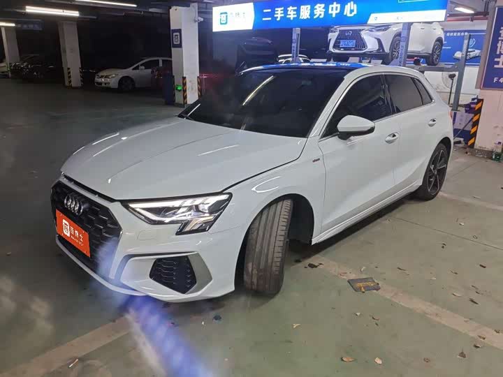 Audi A3 2022 Sportback 35 TFSI luxury sports model