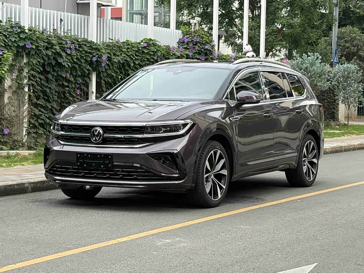 Lanjing 2021 380TSI four-wheel drive R-Line extension version