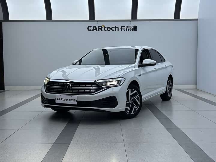 Sagitar 2023 280TSI DSG surpasses Lite version