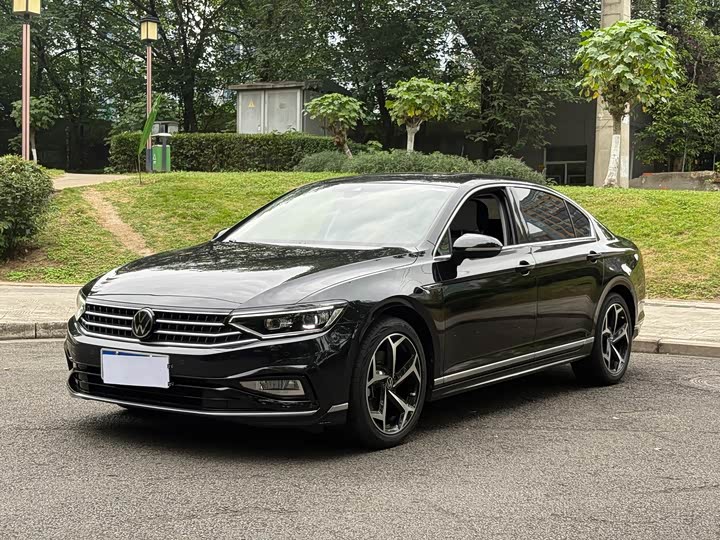 Magotan 2023 2 Million Edition 330TSI DSG Luxury