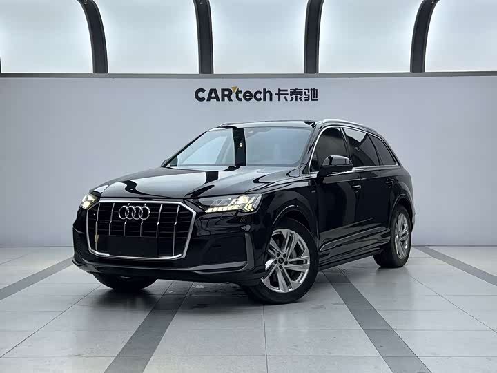 Audi Q7 2023 45 TFSI quattro S line sports