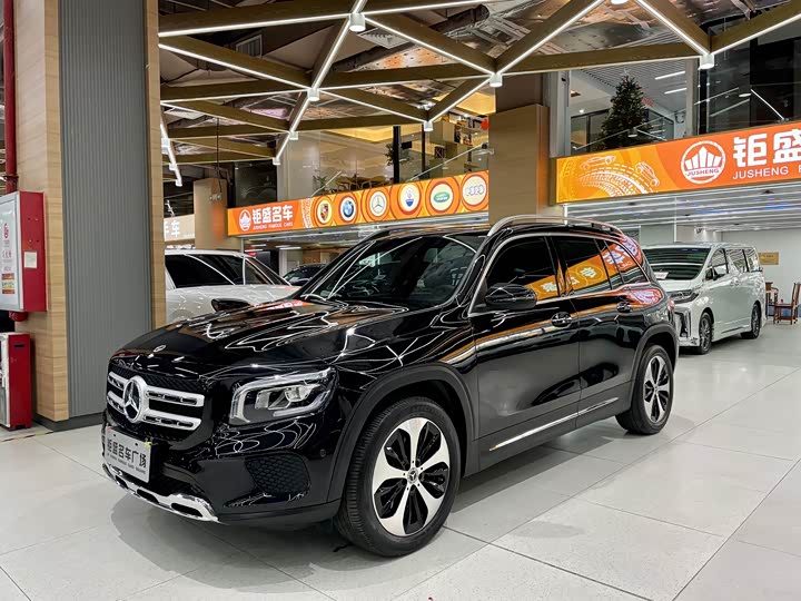 Mercedes-Benz GLB 2022 GLB 220 Fashion Model