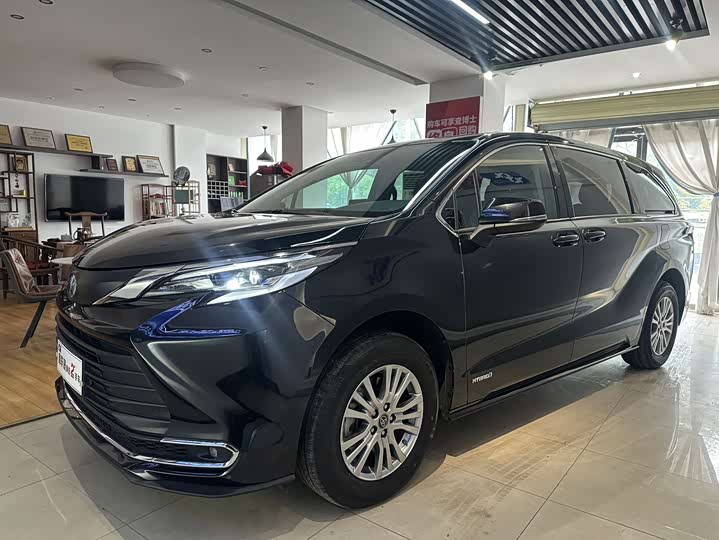 SIENNA 2023 2.5L Hybrid Comfort Edition