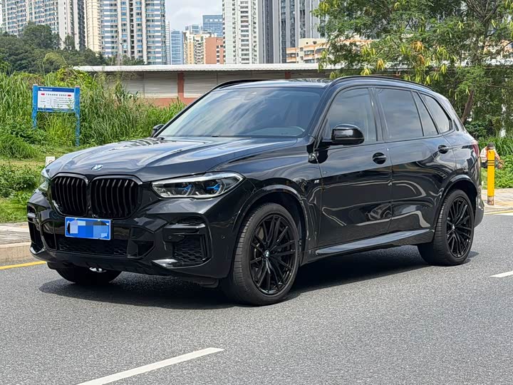BMW X5 2022 xDrive 30Li Exclusive M Sports Package