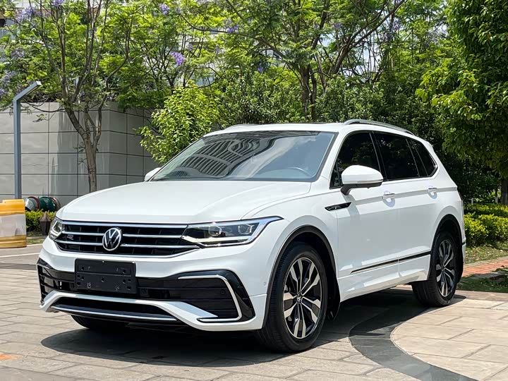 Tiguan L 2022 330TSI automatic two-wheel drive R-Line version