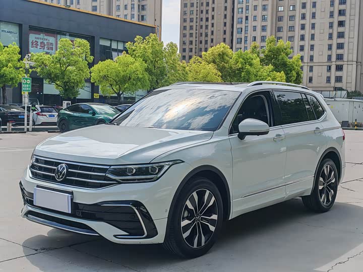 Tiguan L 2024 330TSI automatic two-wheel drive R-Line version