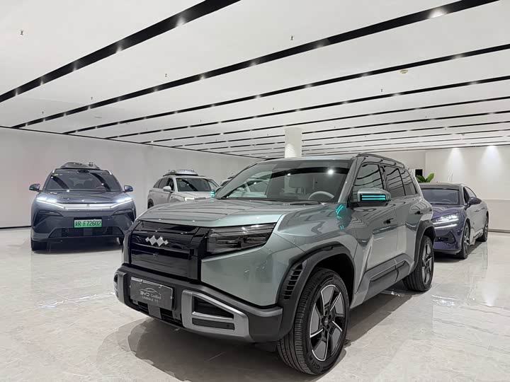 Titanium 3 2025 Model 501KM 4WDUltra Edition