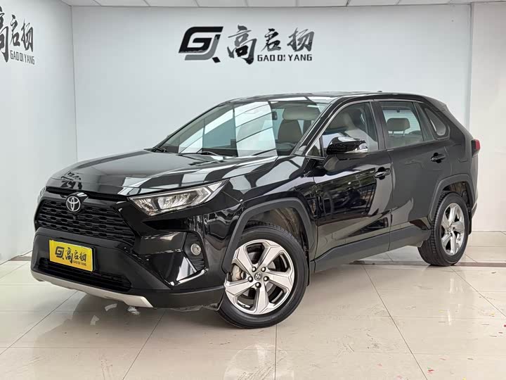 RAV4 Rongfang 2021 Model 2.0L CVT 2WD Fashion Edition