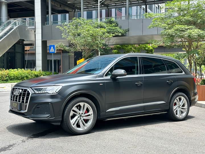 Audi Q7 2021 45 TFSI quattro S line sports