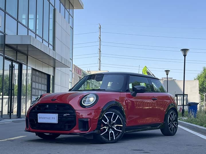 2025 MINI JCW 2025 Model JOHN COOPER WORKS