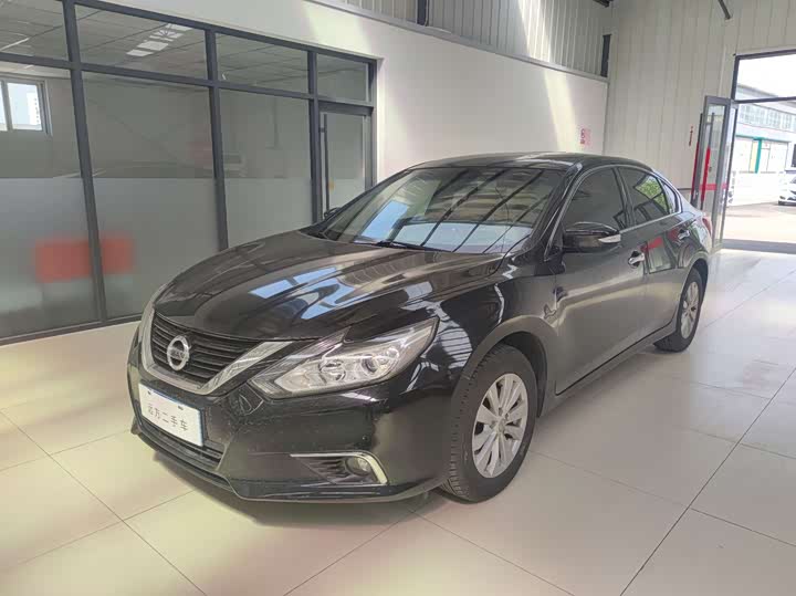 Altima 2016 2.0L XE Fashion Edition