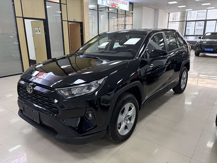 RAV4 2024 2.0L CVT 2WD Urban Edition