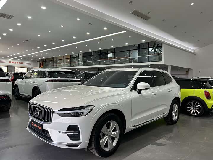 Volvo XC60 2022 B5 AWD Luxury Edition
