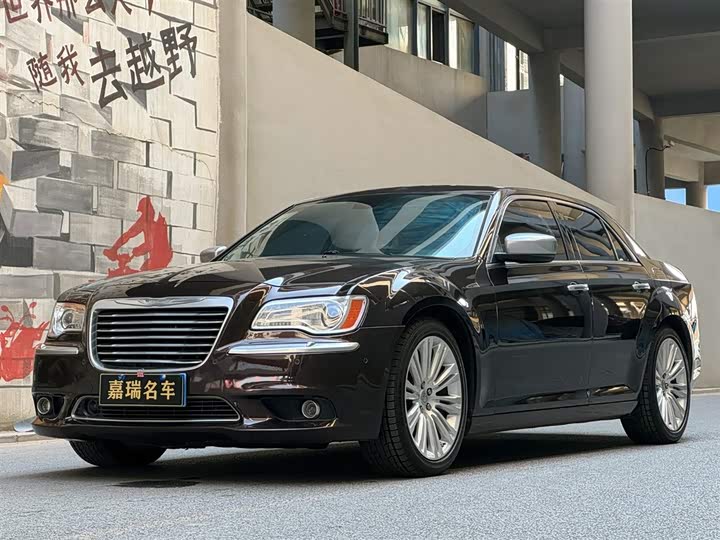 Chrysler 300C (Imported) 2013 3.6L Honor Edition