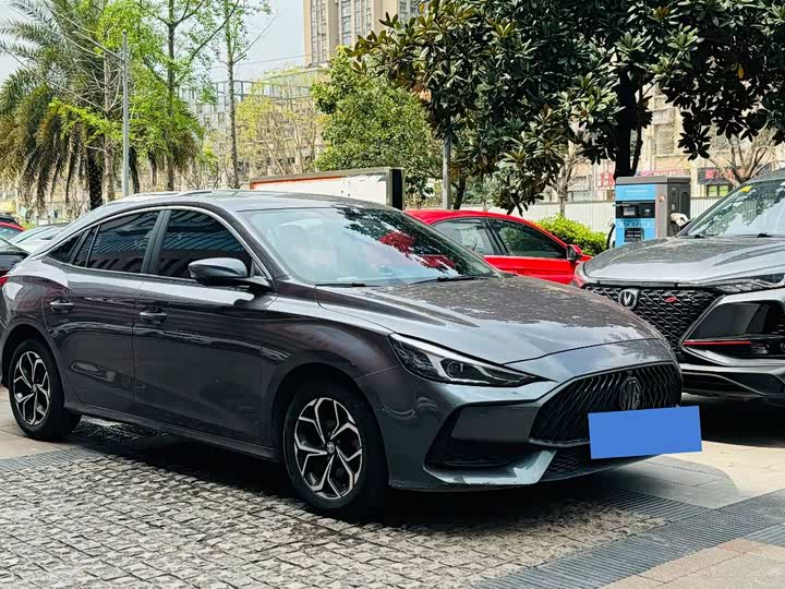 2021 MG5 2021 Model 180DVVT CVT Youth Fashion Edition