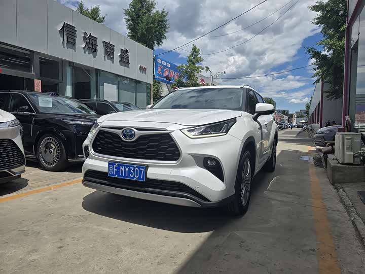 Highlander 2022 dual engine 2.5L two-wheel drive premium version 7 seats