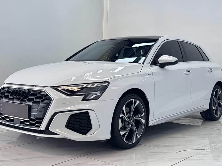 Audi A3 2021 Sportback 35 TFSI luxury sports model