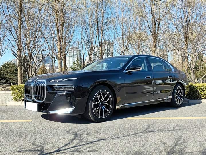 BMW 7 Series 2023 735Li M Sports Package