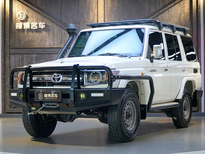 Land Cruiser (Imported) 2019 4.0L Manual